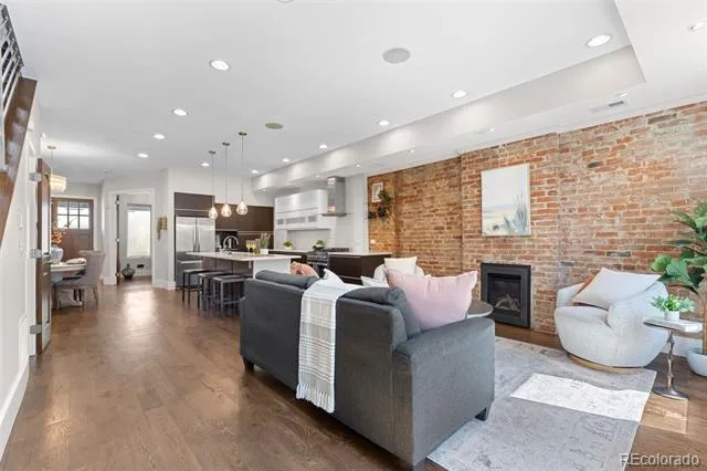2521 Lawrence Street Denver, CO 80205