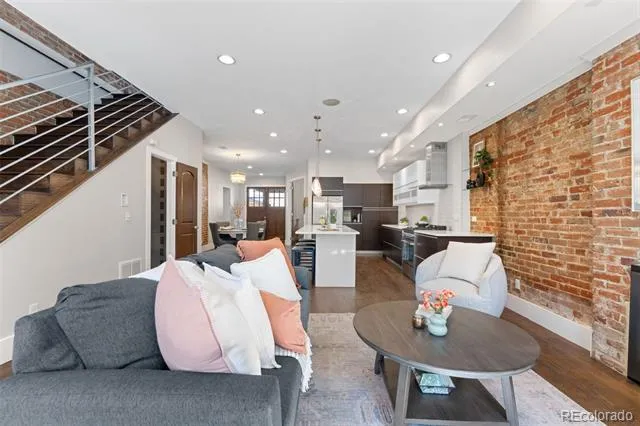 2521 Lawrence Street Denver, CO 80205