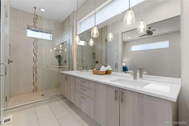 2521 Lawrence Street Denver, CO 80205