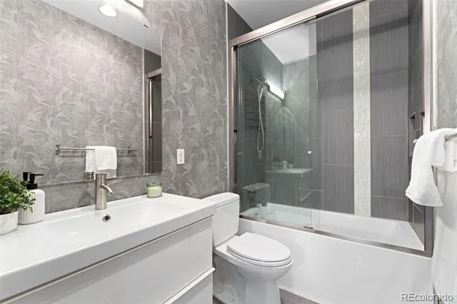2521 Lawrence Street Denver, CO 80205