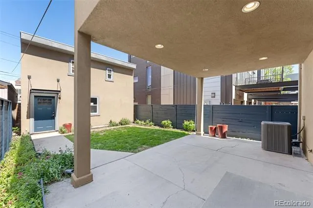 2521 Lawrence Street Denver, CO 80205