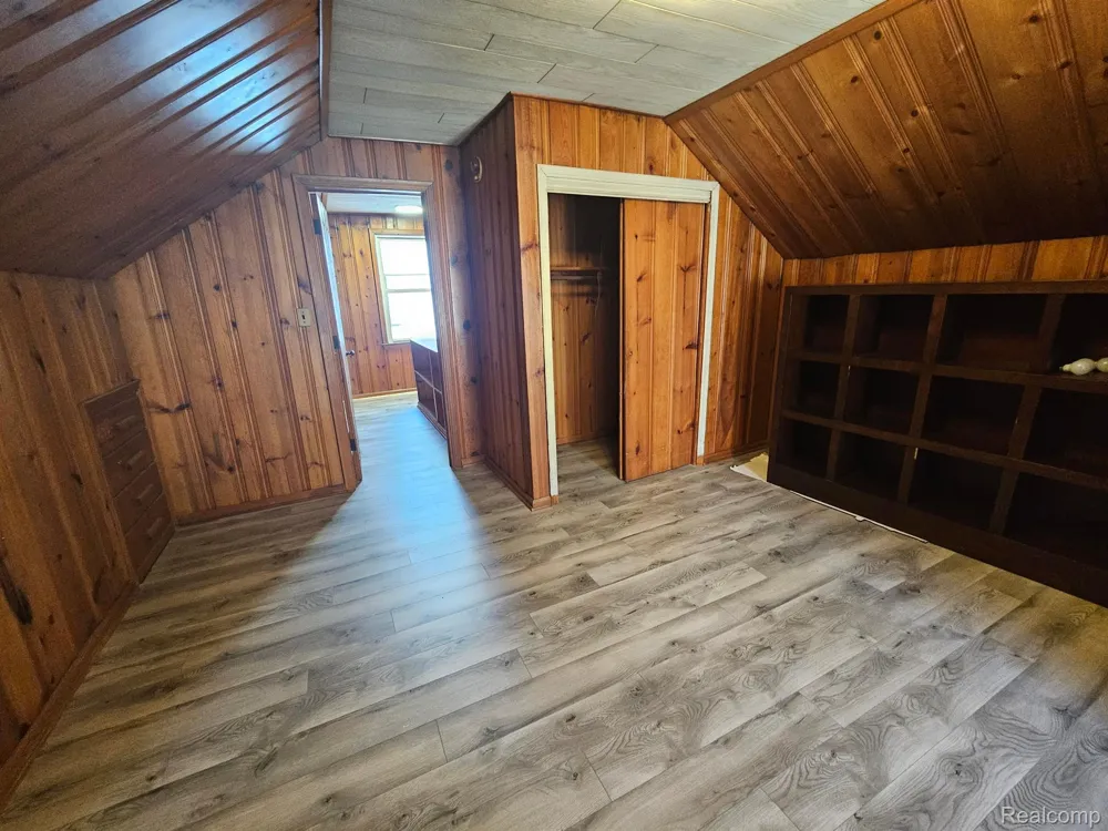 152 HIGHLAND AVENUE Clawson City, MI 48017