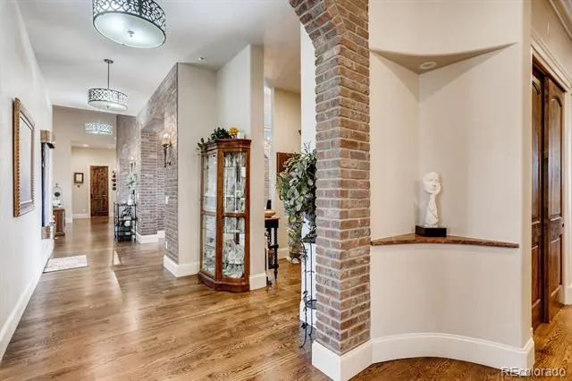 6963 S Espana Way Aurora, CO 80016