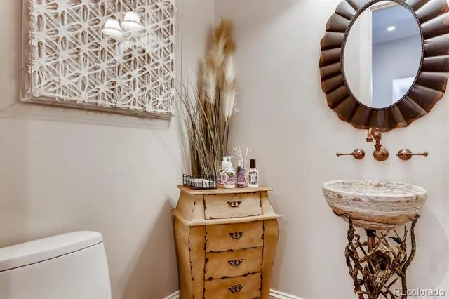 6963 S Espana Way Aurora, CO 80016