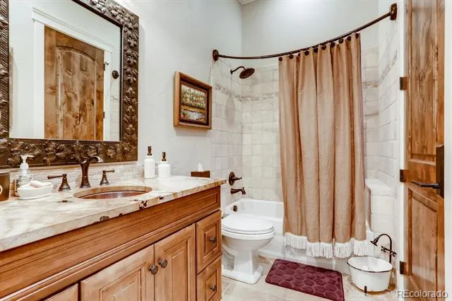 6963 S Espana Way Aurora, CO 80016