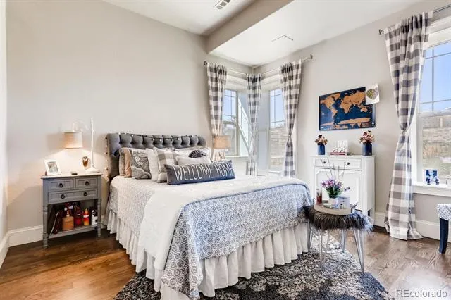 6963 S Espana Way Aurora, CO 80016