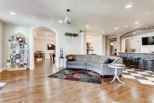 6963 S Espana Way Aurora, CO 80016