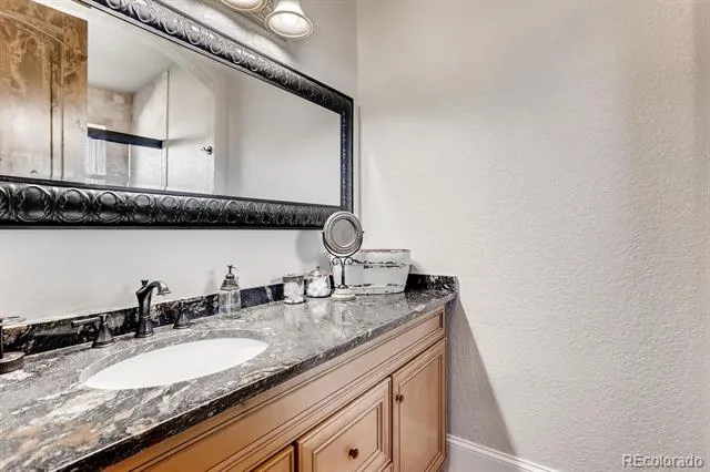6963 S Espana Way Aurora, CO 80016