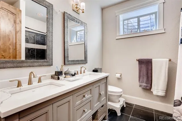 6963 S Espana Way Aurora, CO 80016