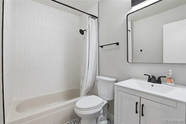 5716 S Lisbon Way Centennial, CO 80015