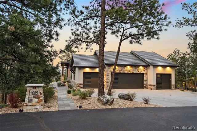 1685 Oakmoor Heights Colorado Springs, CO 80906