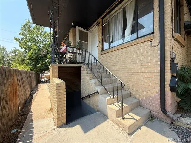1183 Clinton Street Aurora, CO 80010