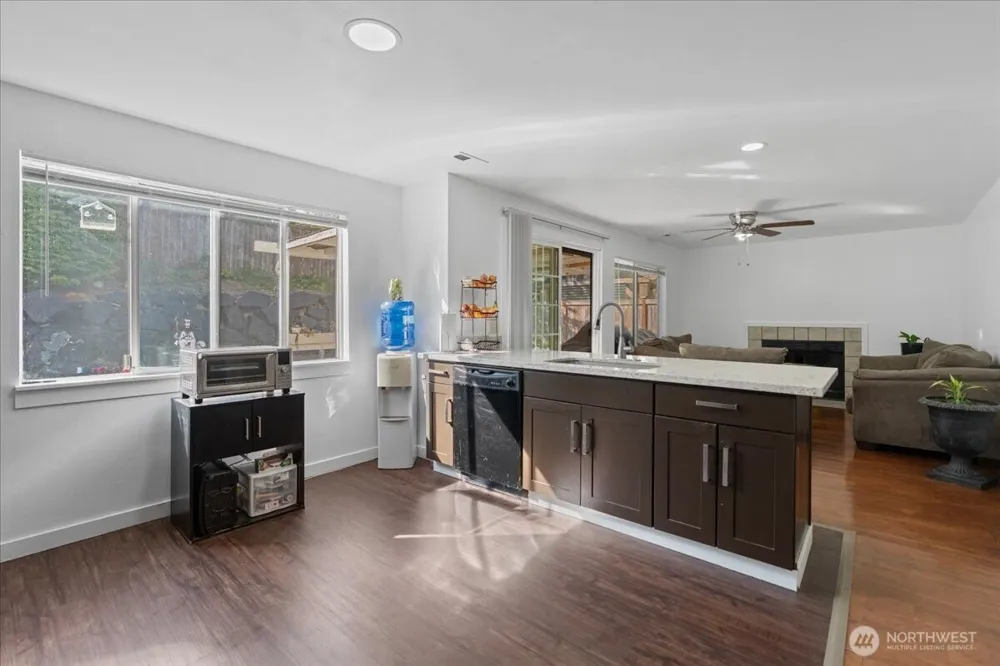 32825 17th Avenue SW Federal Way, WA 98023