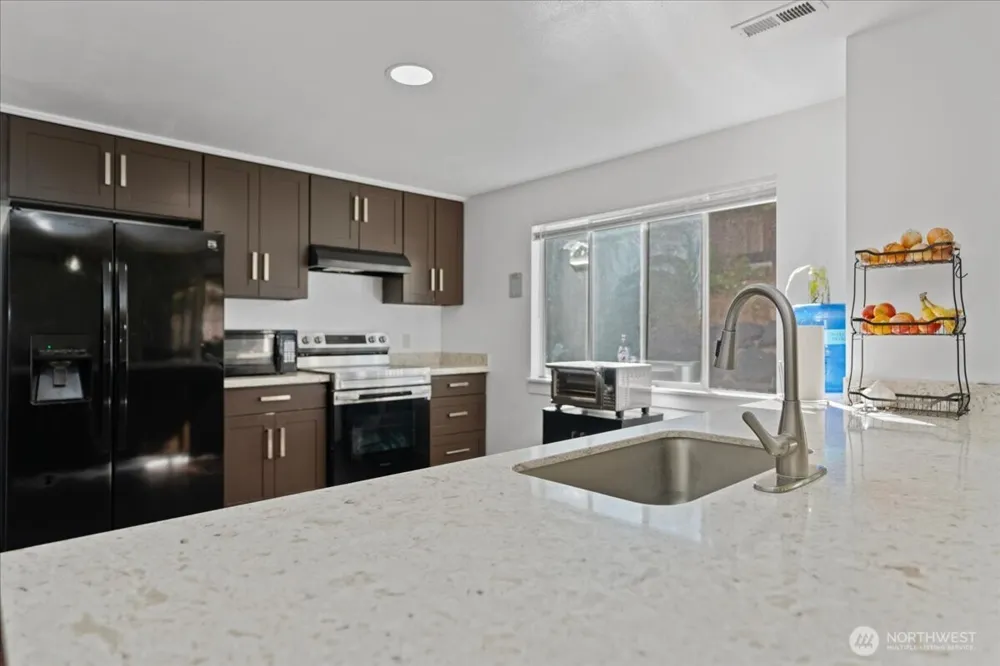 32825 17th Avenue SW Federal Way, WA 98023