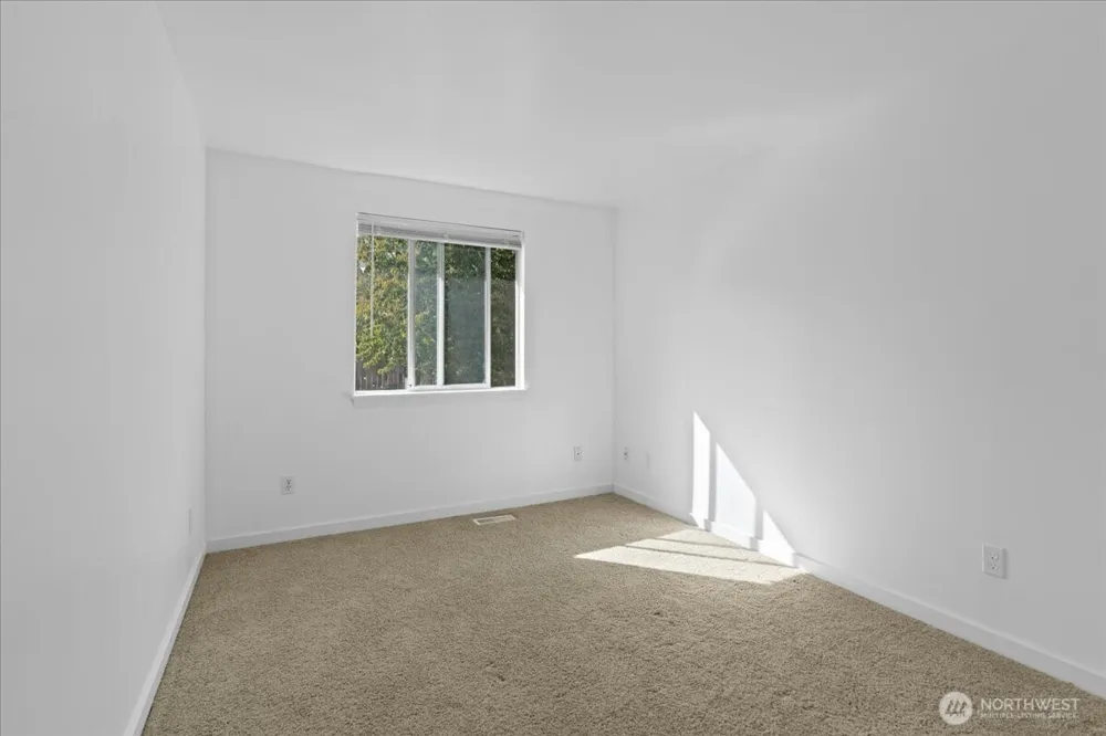 32825 17th Avenue SW Federal Way, WA 98023