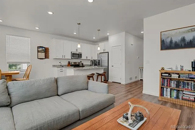991 Horsetail Loop Elizabeth, CO 80107