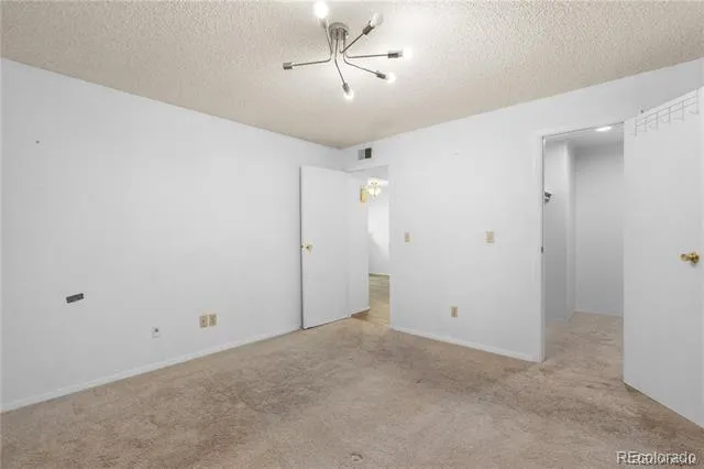910 S Walden Street #206 Aurora, CO 80017