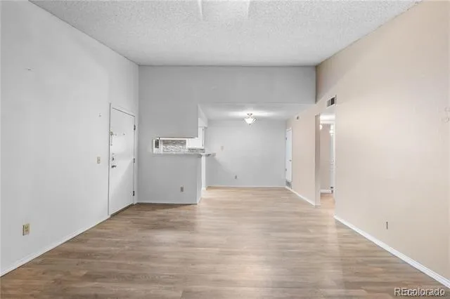 910 S Walden Street #206 Aurora, CO 80017