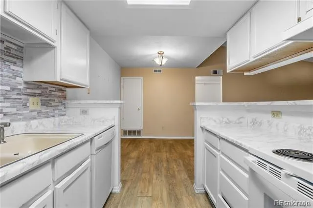 910 S Walden Street #206 Aurora, CO 80017
