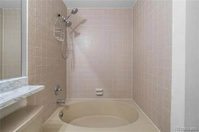 910 S Walden Street #206 Aurora, CO 80017