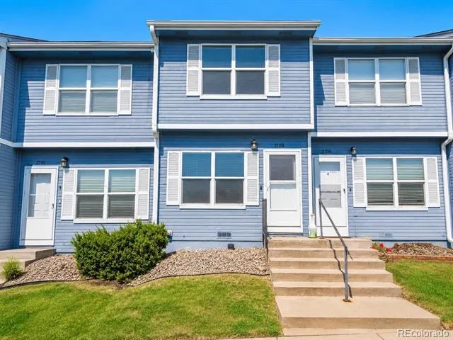 2108 Oakcrest Circle Castle Rock, CO 80104