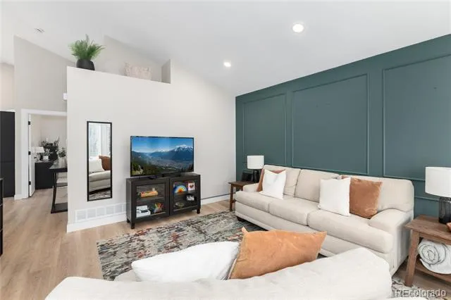 9561 Brentford Drive Littleton, CO 80130