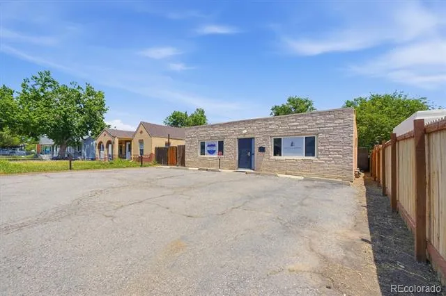 1050 S Quitman Street Denver, CO 80219