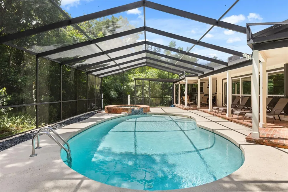 1602 COUNTRY CLUB ROAD Eustis, FL 32726