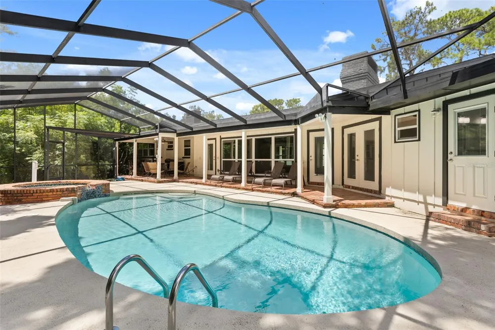 1602 COUNTRY CLUB ROAD Eustis, FL 32726