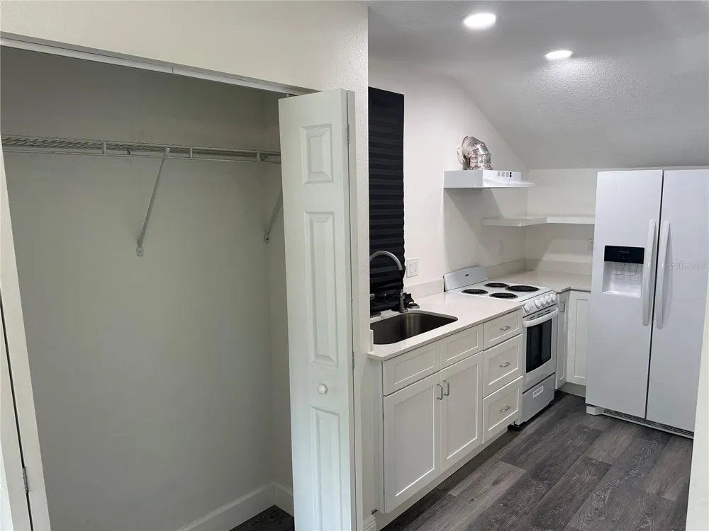 2901 20TH STREET #B St Petersburg, FL 33713