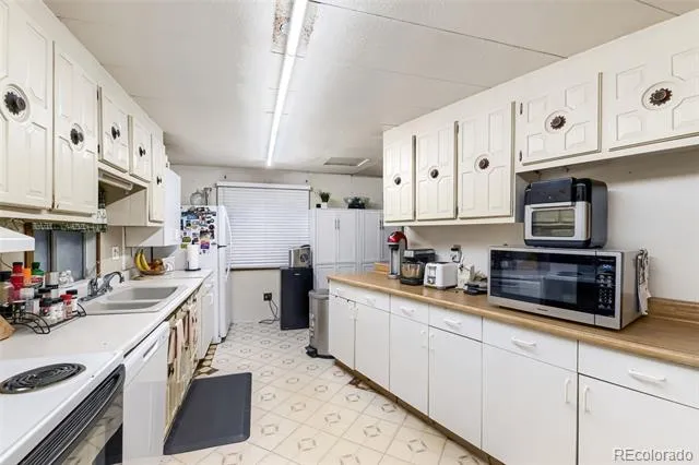 329 Glen Creighton Drive Dacono, CO 80514