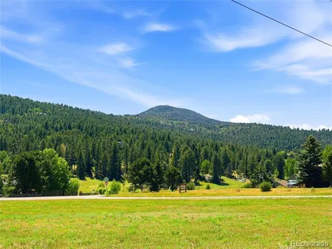 7665 Malamute Drive