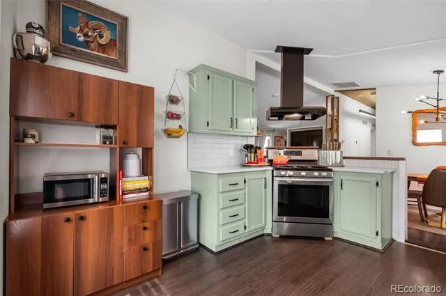 1436 Knox Court Denver, CO 80204