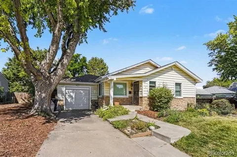 2935 S Clermont Drive