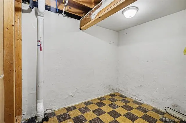 2935 S Clermont Drive Denver, CO 80222