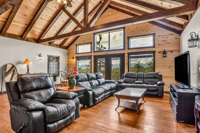 4513 County Road 323 Westcliffe, CO 81252