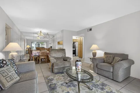 812 Sky Pine Way #G1