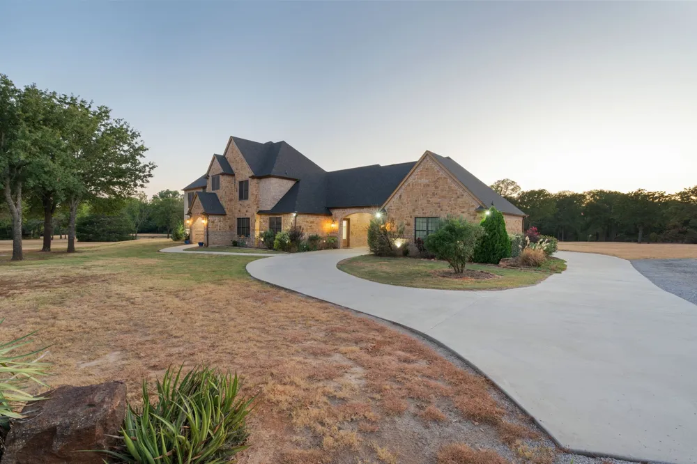 830 County Road 4797 Springtown, TX 76082