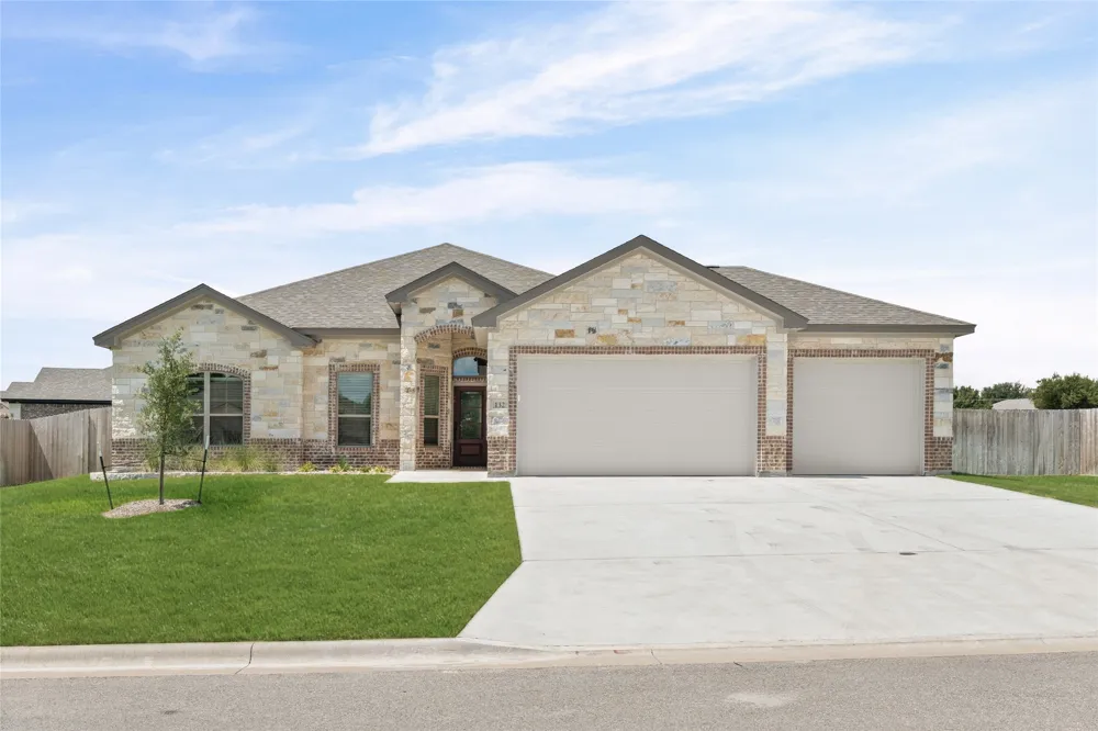 132 Lasso Loop Lorena, TX 76655