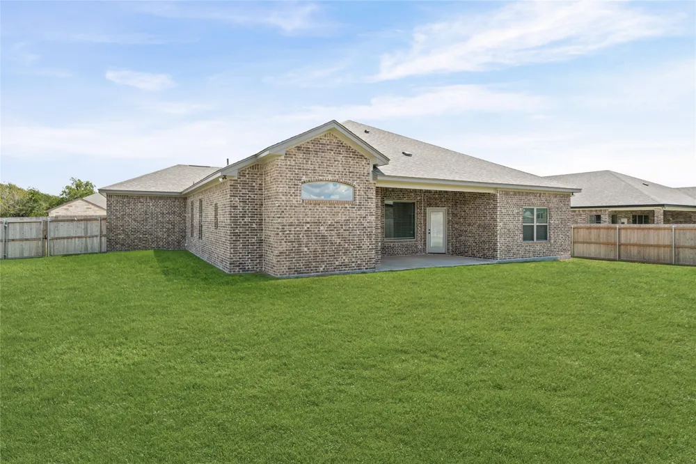 132 Lasso Loop Lorena, TX 76655