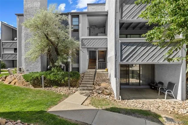 9867 E Peakview Avenue #E1 Englewood, CO 80111