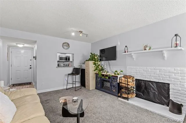 9867 E Peakview Avenue #E1 Englewood, CO 80111