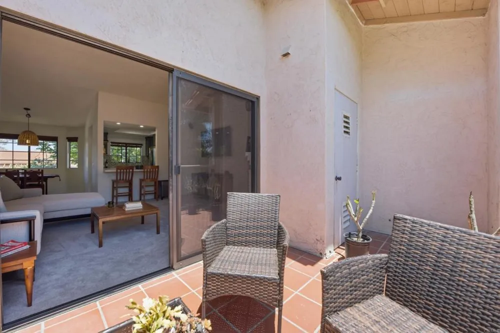 2815 New Castle Way Carlsbad, CA 92010