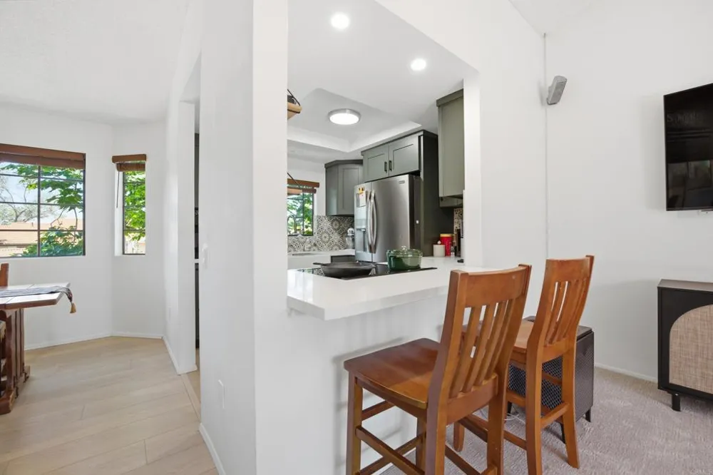 2815 New Castle Way Carlsbad, CA 92010