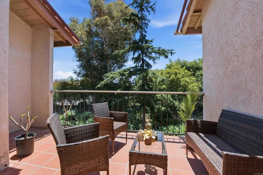 2815 New Castle Way Carlsbad, CA 92010