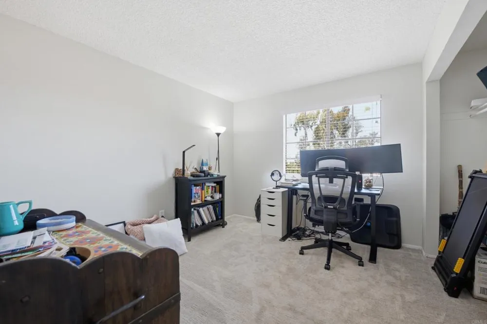 2815 New Castle Way Carlsbad, CA 92010