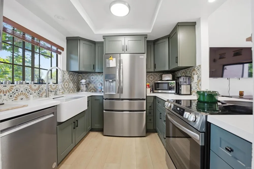 2815 New Castle Way Carlsbad, CA 92010