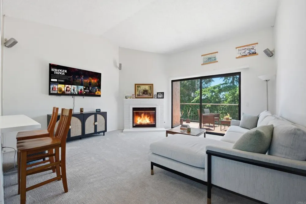 2815 New Castle Way Carlsbad, CA 92010