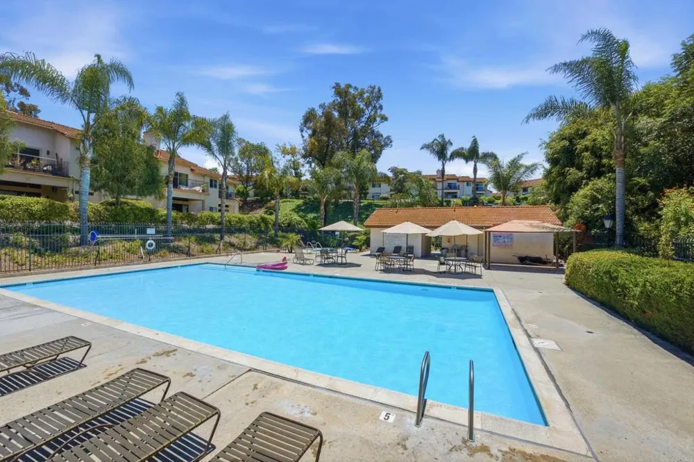 2815 New Castle Way Carlsbad, CA 92010
