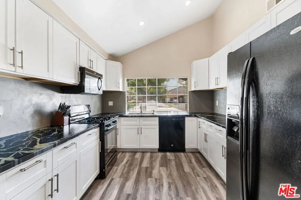 2918 La Costa Street Bakersfield, CA 93306